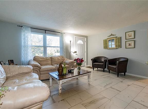 3rd image of 3836 Hardy Ave