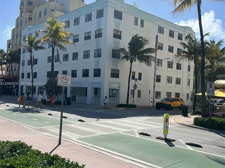 1390 Ocean Dr #101 — Photo 2