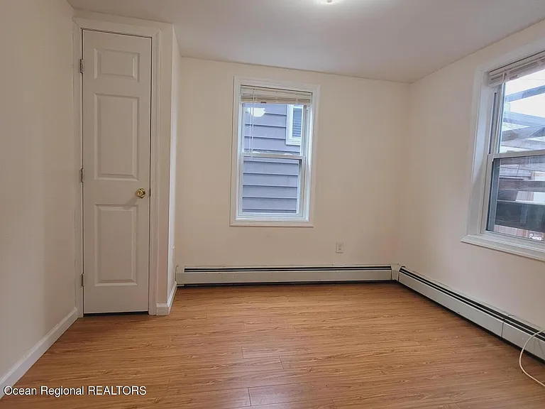 218 Porter Ave #B — Photo 14