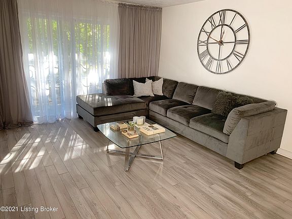 3rd image of 206 Flanders Ct APT 4