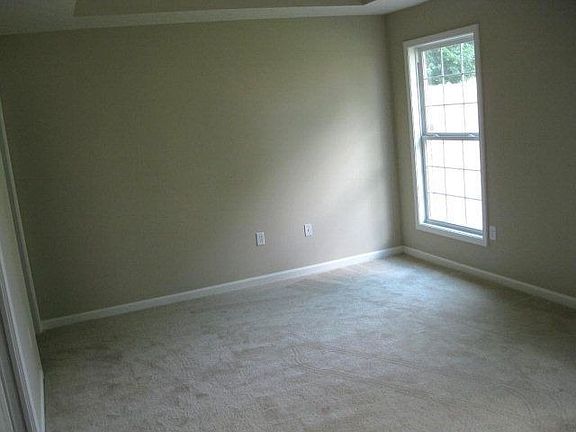 4th image of 164 Terrace Dr