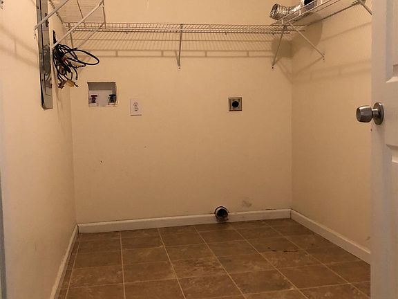 4th image of 1105 Washington St #A