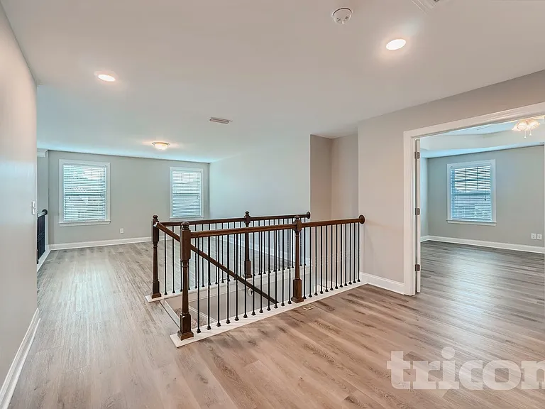 162 Blueview Rd — Photo 4
