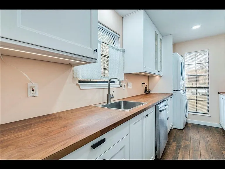 1601 Faro Dr #1402 — Photo 2