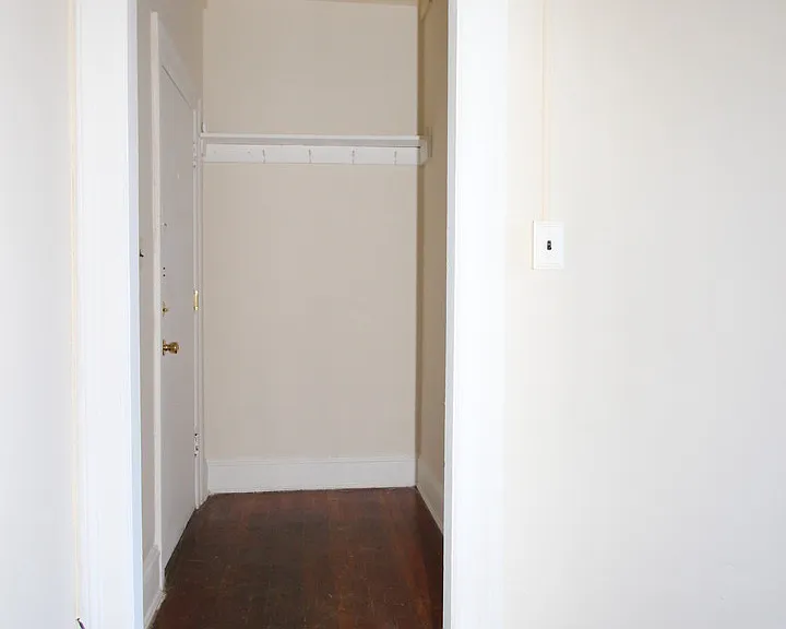 Avon Apartments — Photo 9