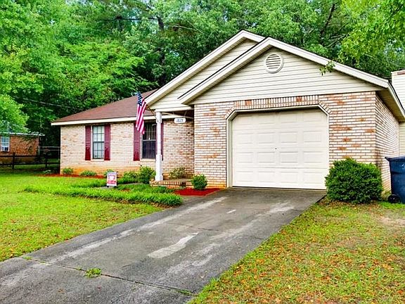 2nd image of 1825 Harcourt Dr