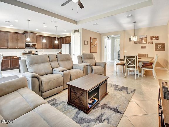3rd image of 942 Victoria Hills Dr S