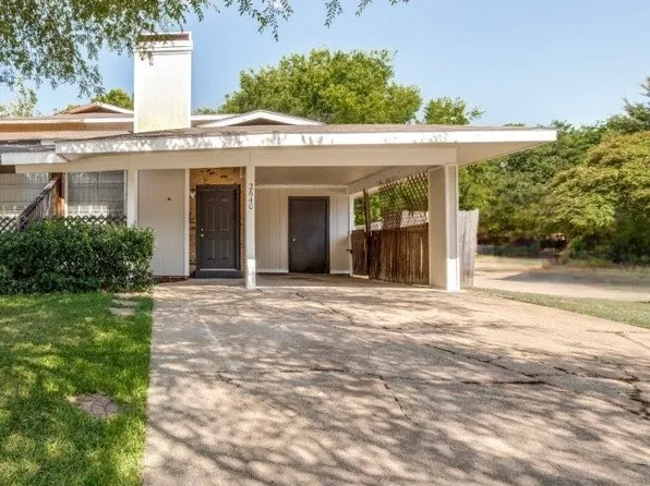 2640 Santiago Cir, Grand Prairie, TX 75052