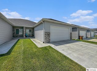1705 NW 51st St, Lincoln, NE 68528