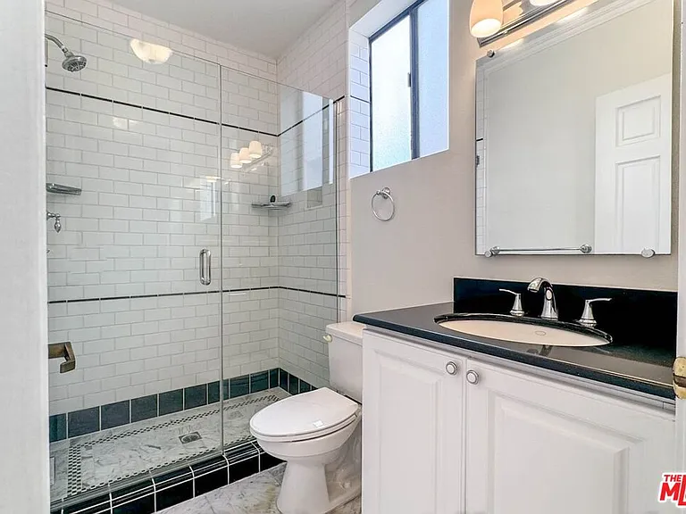 911 5th St #202 — Photo 20
