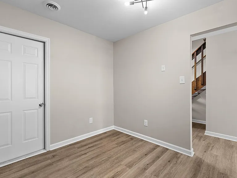 1619 Slidell Ln — Photo 8