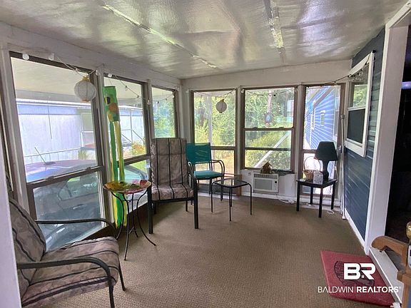 3rd image of 1413 Ridgewood Dr
