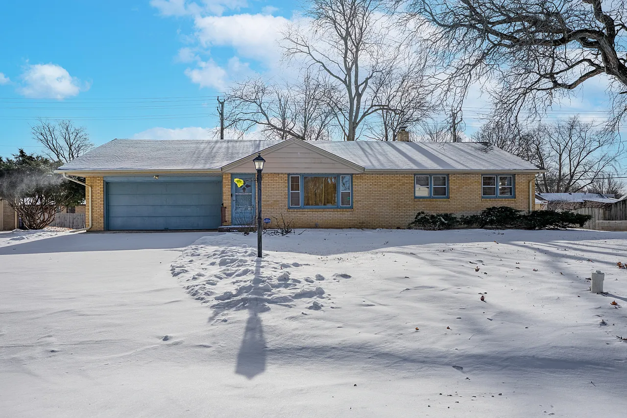 1704 Wedel Ave photo 1