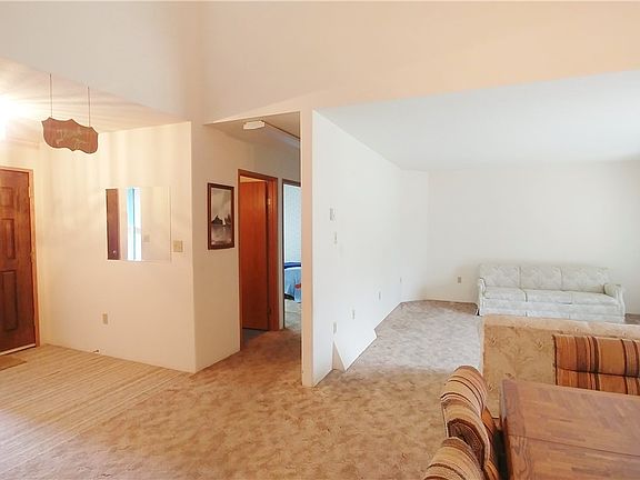 3rd image of 101 Twin Peaks Ln