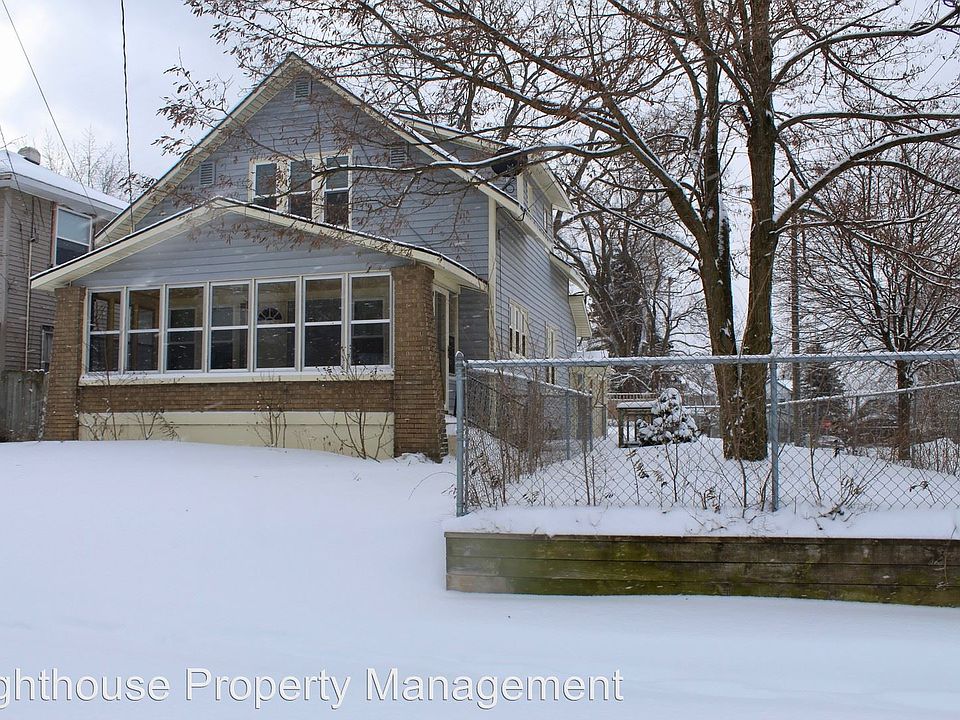 1st image of 908 Ardmore St SE