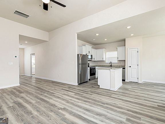 5th image of 297 Egret Ct