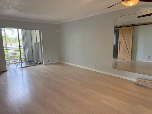 2811 S Garden Drive #201, Palm Springs, FL 33461