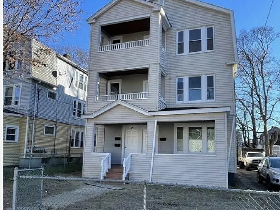 26 Eastford St #1