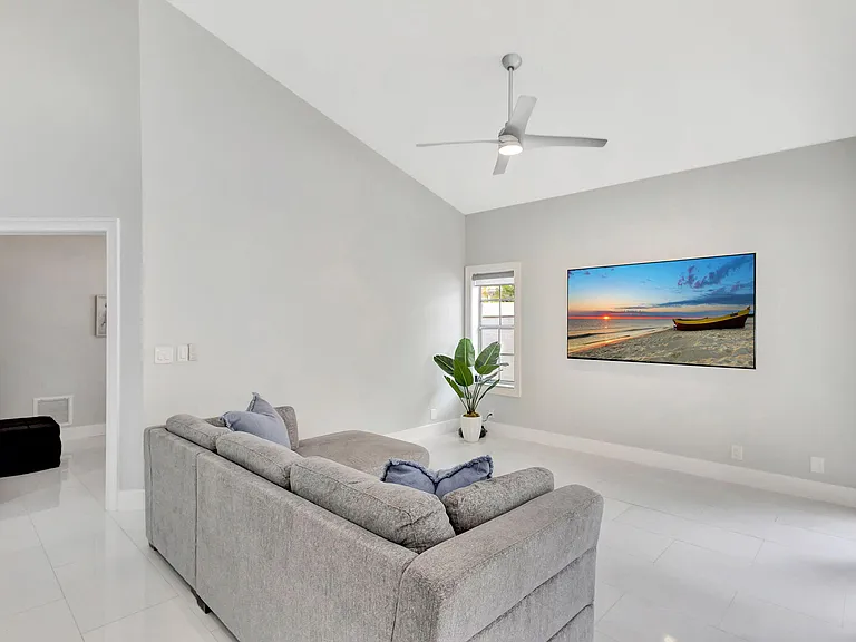 7 Wyndham Ln — Photo 9