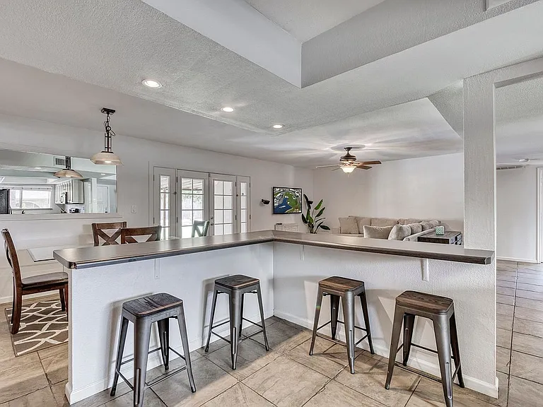 3002 N 81st Pl — Photo 3