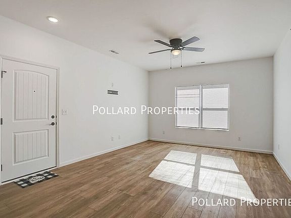 3rd image of 614 Parkview Dr #614