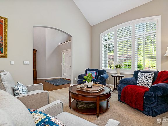 5th image of 225 225th Avenue NE