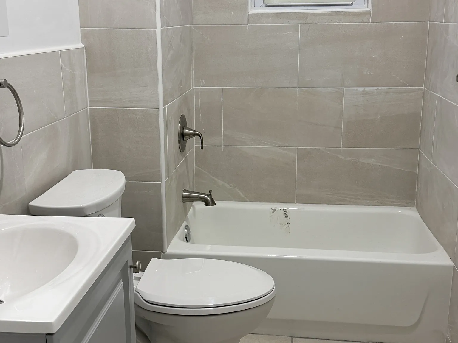 323 Amherst St - 3 — Photo 1