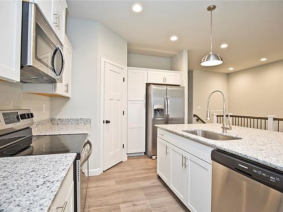 3rd image of 34 Holly Dr