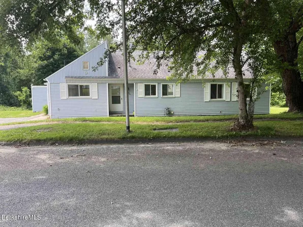 31 Bossidy Dr, Pittsfield, MA 01201