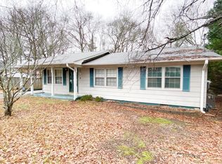 41 Lynhart Dr, Hartwell, GA 30643