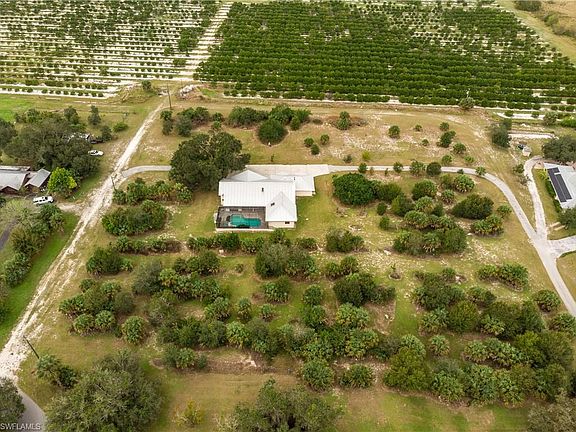 3rd image of 630 Caloosa Estates Dr