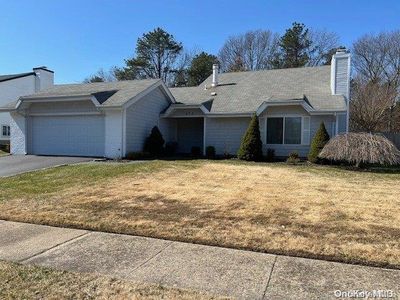 872 Greenbelt Parkway W, Holbrook, NY, 11741