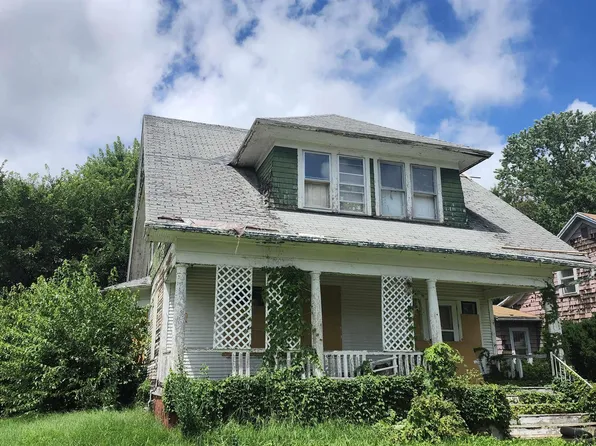 620 N Cedar St, Galesburg, IL 61401