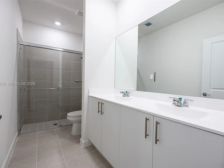2485 SE 29th Dr — Photo 37