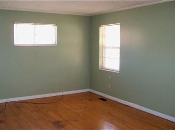 4th image of 137 Crawford Ln SE