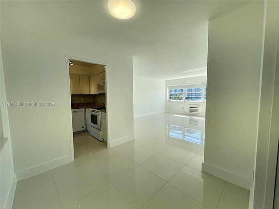 3rd image of 220 Kings Point Dr APT 502