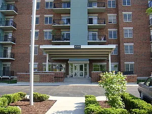 9355 Irving Park Rd #213 Photo 1