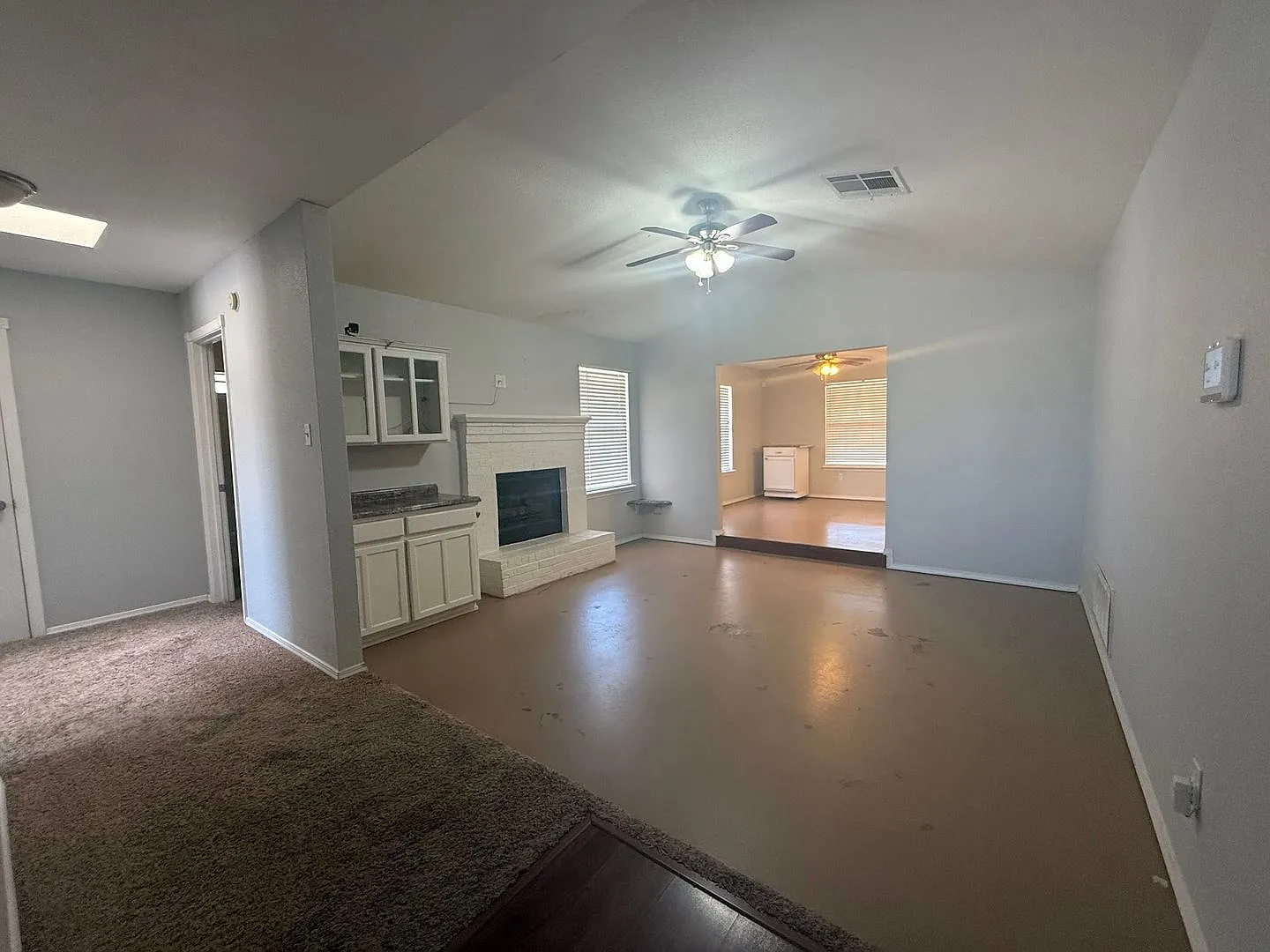 609 Montwood — Photo 2