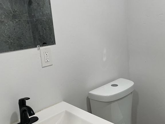 2nd image of 408 E Walnut Ave #101
