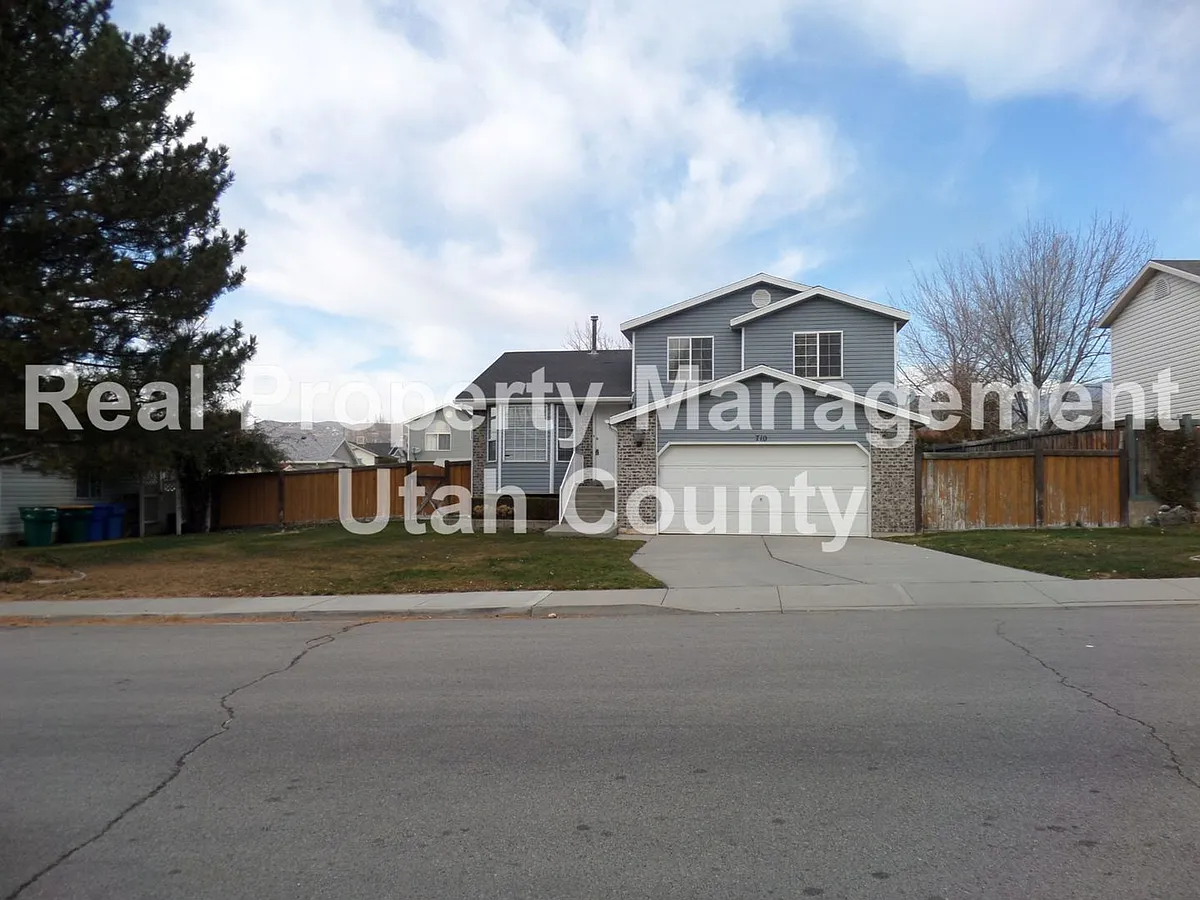 Building Photo - 710 W 2350th St N