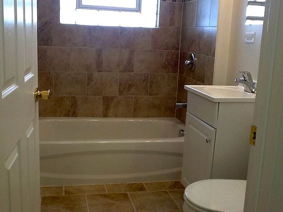 5th image of 654 Forsythe Ave