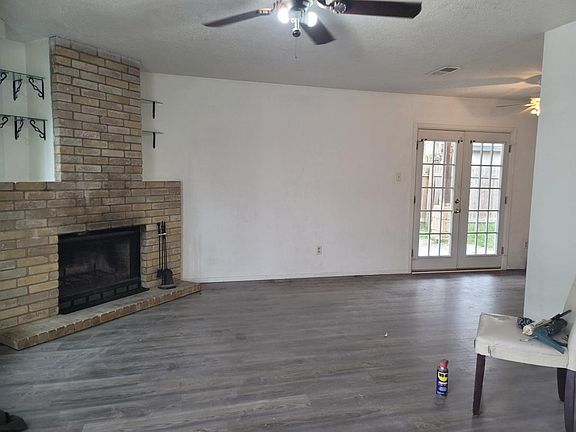 2nd image of 2606 Taft St