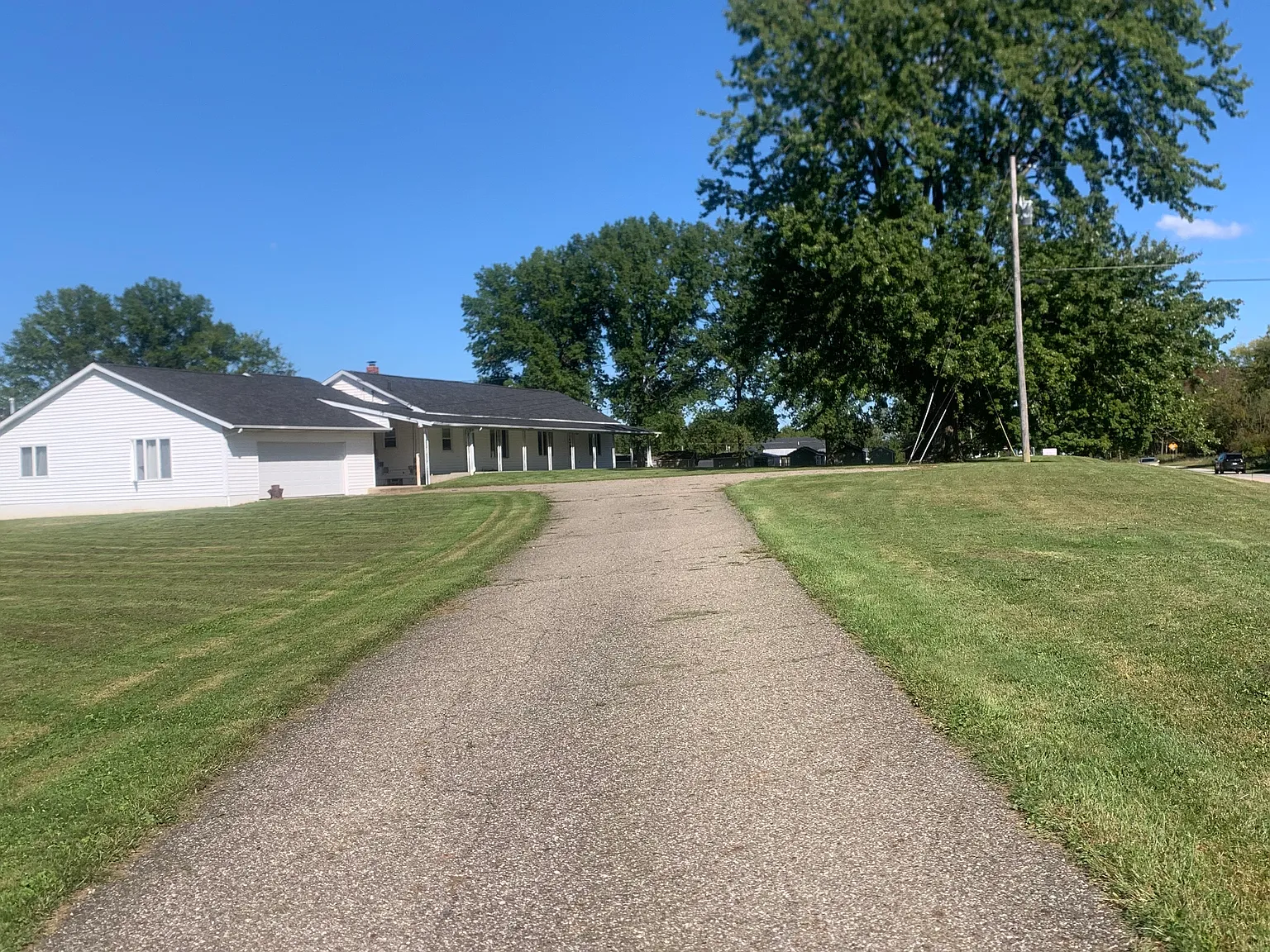 2 bed, 1000 sqft, $1,275 — Photo 1