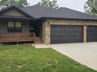 181 Sunshine Ave, Cabool, MO 65689
