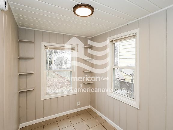 571796_005_dining_room_5.jpg