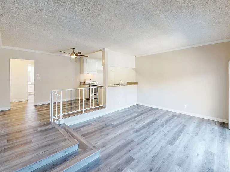 SA2 - 20431 Saticoy Apts. — Photo 6