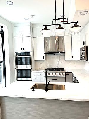 5th image of 166 Macon St #1