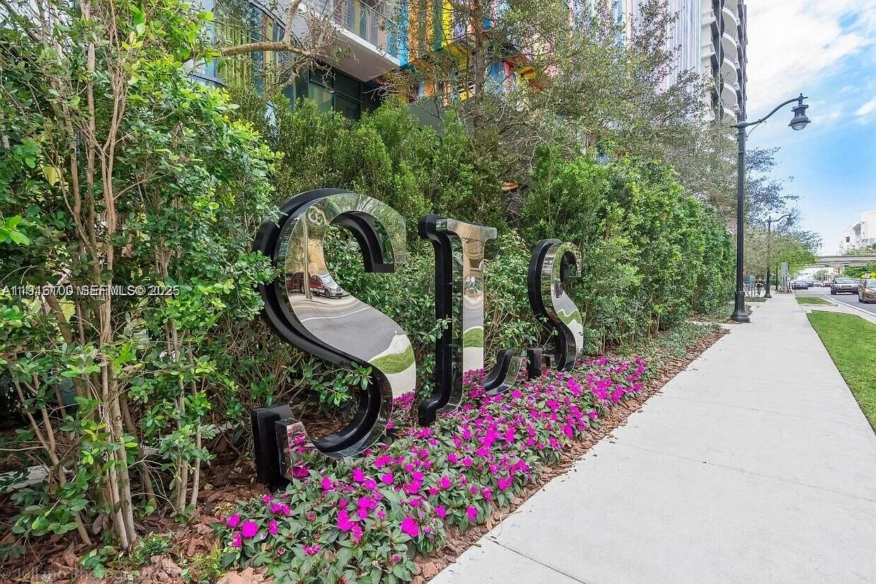 1 bed, 570 sqft, $3,400 — Photo 1