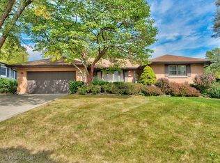 802A Highview Ave, Glen Ellyn, IL 60137