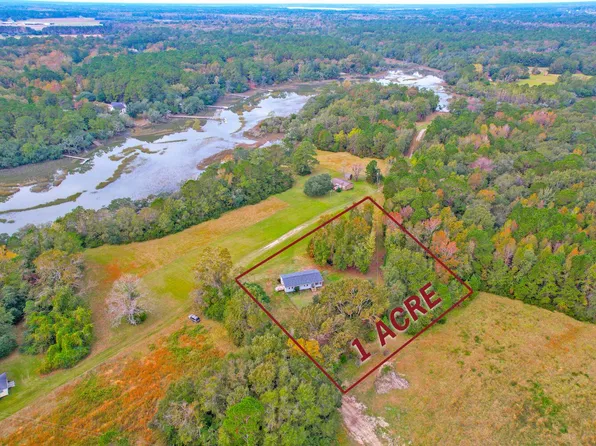 2191 Birds Nest Rd, Wadmalaw Island, SC 29487